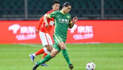 张玉宁蓄发延续国家队好状态 锋芒盖过国安新外援