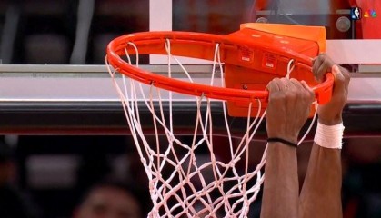 世界杯手机高清观看软件-杜兰特笑称：都怪卡斯尔挂筐让篮筐歪了，这都是初中生干的事